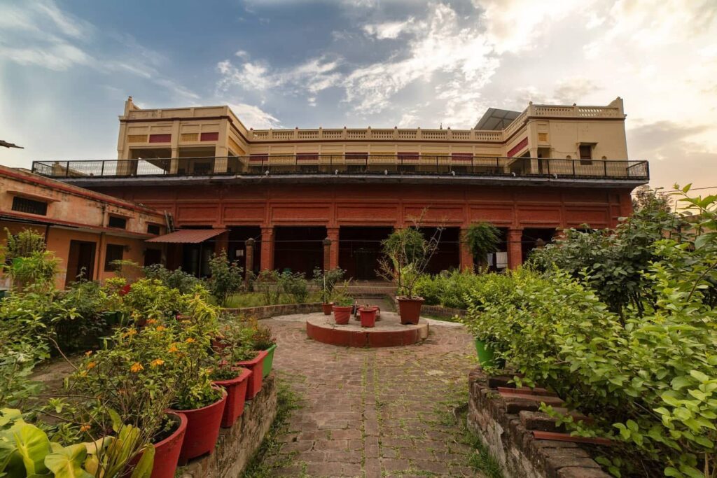 A sattvic meal served to guests at the ashram